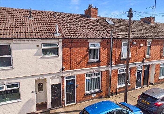 3 Bedroom Terraced House For Sale In Cambridge Street, Kettering, Northamptonshire, NN16