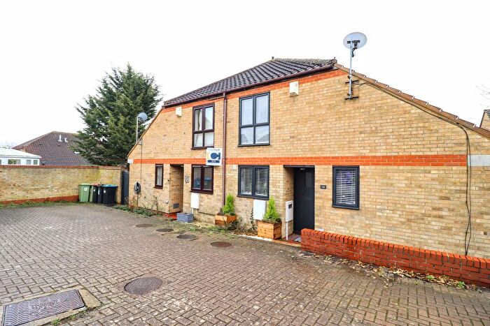 1 Bedroom Property For Sale In Twinflower, Walnut Tree, Milton Keynes, MK7