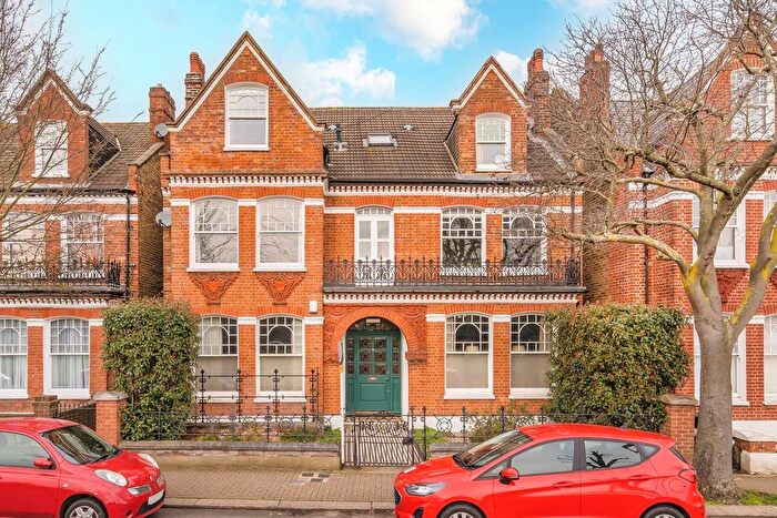 2 Bedroom Flat For Sale In Elmbourne Road, Balham, SW17