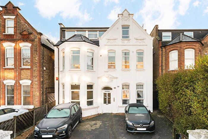 2 Bedroom Flat To Rent In Balham High Road, Balham, SW17