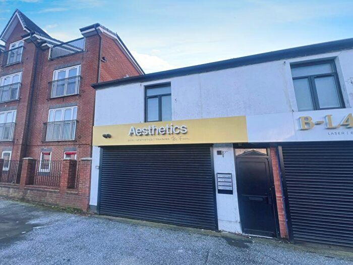 1 Bedroom Flat To Rent In Longcauseway, Farnworth, Bolton, BL4