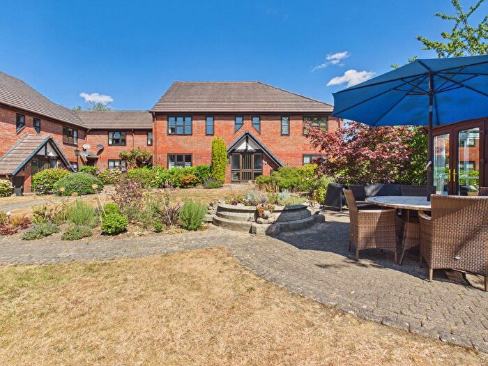 2 Bedroom Flat For Sale In Maxwell Road, Beaconsfield, Buckinghamshire, HP9