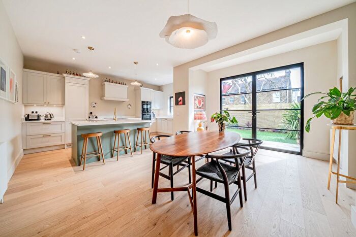 4 Bedroom Semi-Detached House For Sale In Arragon Gardens, Streatham, London, SW16