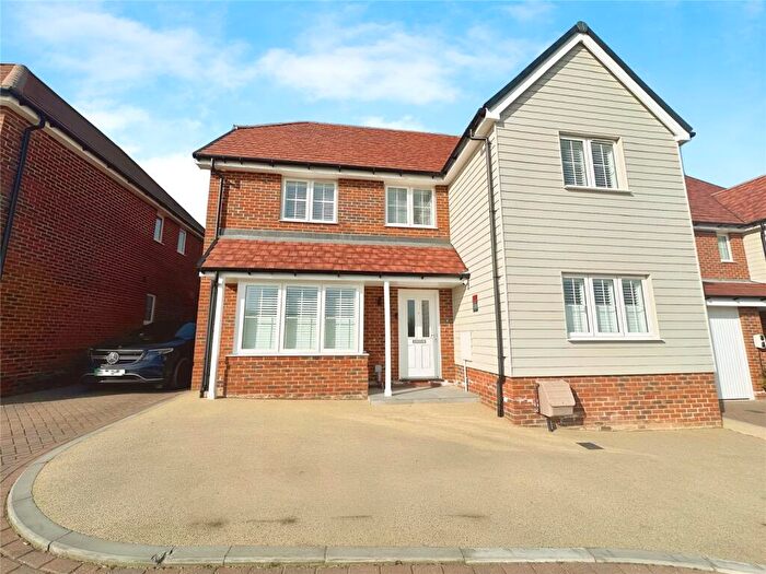 5 Bedroom Detached House To Rent In Seladine Gardens, Coxheath, Maidstone, Kent, ME17