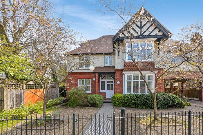 1 Bedroom Apartment To Rent In Tower Road Tadworth Surrey, KT20