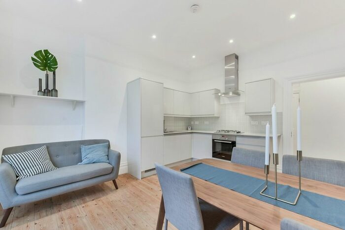 4 Bedroom Flat To Rent In Southampton Row, London, WC1B