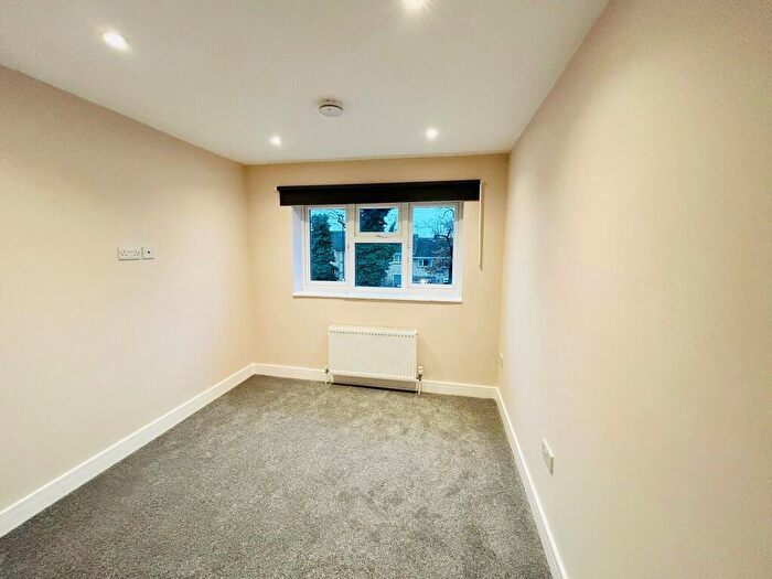 1 Bedroom House To Rent In Gossops Green, RH11