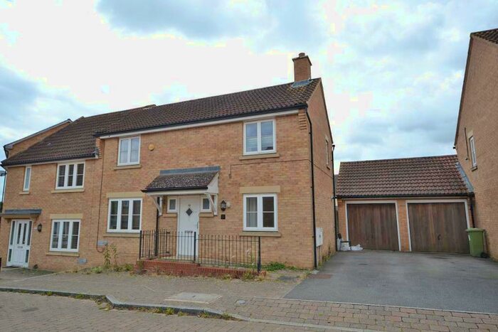 3 Bedroom Semi-Detached House To Rent In Cagney Crescent, Oxley Park, Milton Keynes, Buckinghamshire, MK4