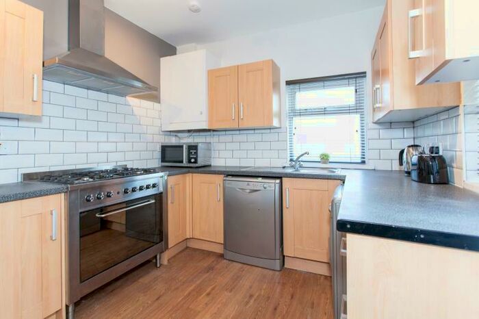 7 Bedroom Terraced House To Rent In Malefant Street, Cardiff, CF24