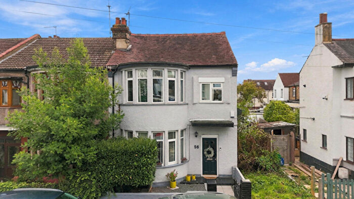 3 Bedroom End Of Terrace House For Sale In Westminster Drive, Westcliff-on-sea, SS0