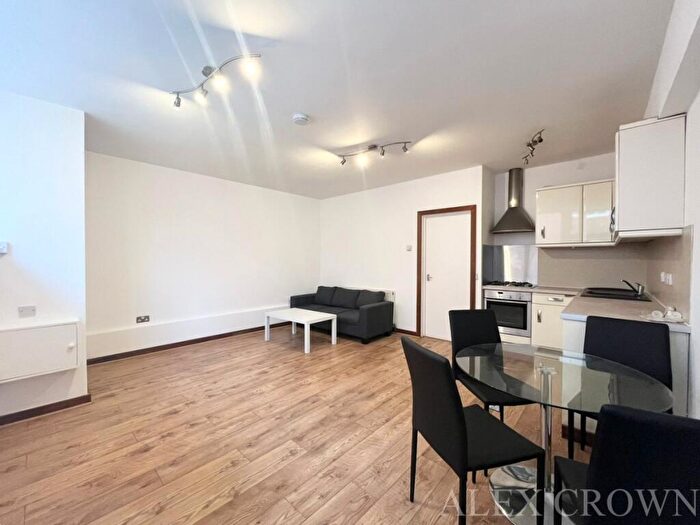 1 Bedroom Flat To Rent In Shaw Place, Fortis Green Avenue, East Finchley, N2