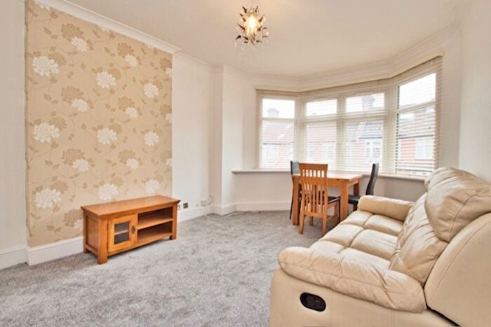 2 Bedroom Flat To Rent In Oxford Road, Harrow, HA1