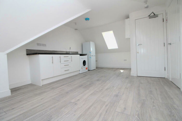 Studio To Rent In South Road, Herne Bay, CT6