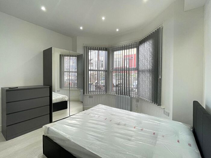 1 Bedroom Property To Rent In Ashburnham Road, Luton, Bedfordshire, LU1