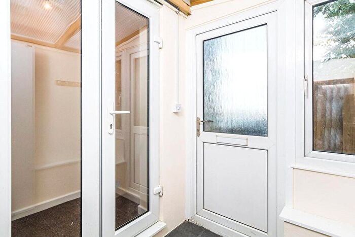 1 Bedroom Flat To Rent In The Hill, Northfleet, Gravesend, Kent, DA11