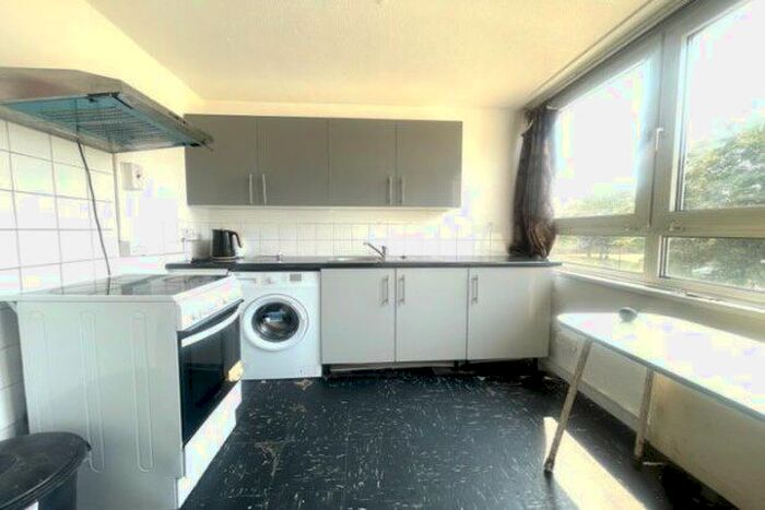 2 Bedroom Flat To Rent In Gibbins Road, London, E15