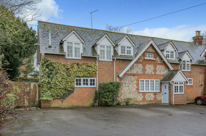 4 Bedroom Semi-Detached House For Sale In Bishops Sutton Road, Bishop's Sutton, Alresford, Hampshire, SO24