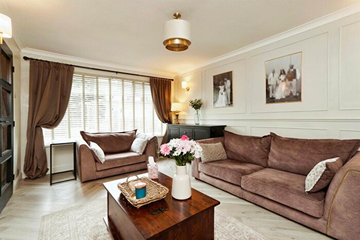 3 Bedroom Terraced House To Rent In Moorside Croft, Eccleshill, Bradford, BD2