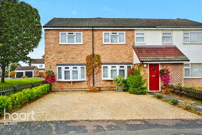 4 Bedroom Semi Detached House For Sale In Naseby Close, Wigston, LE18