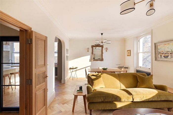 2 Bedroom Flat To Rent In Tregunter Road, London, SW10