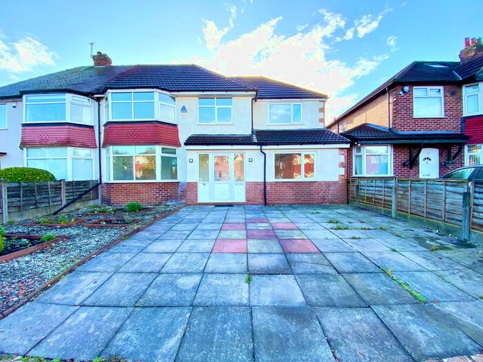 5 Bedroom Semi-Detached House To Rent In Brown Lane, Cheadle, SK8