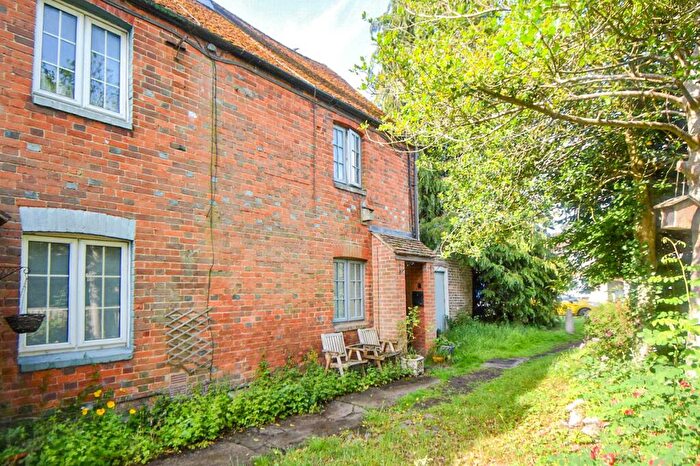 2 Bedroom End Of Terrace House To Rent In Marlborough, Wiltshire, SN8
