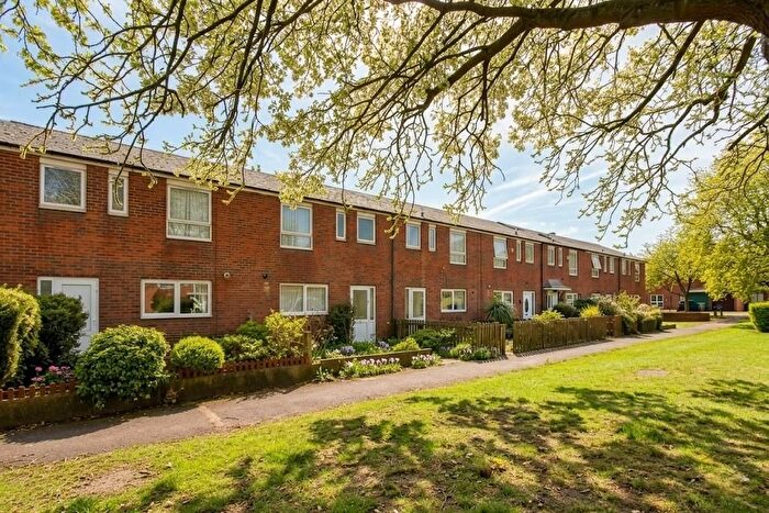 3 Bedroom Terraced House For Sale In Hackney Close, Borehamwood, WD6