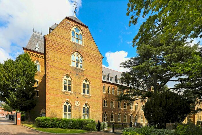 3 Bedroom Terraced House To Rent In Borough Road, Osterley, Isleworth, TW7