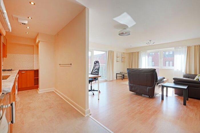 2 Bedroom Flat To Rent In Royal Plaza, Eldon Street, Sheffield, S1