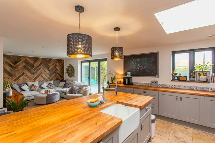 4 Bedroom Semi-Detached House For Sale In Forstal Road, Woolage Village, CT4