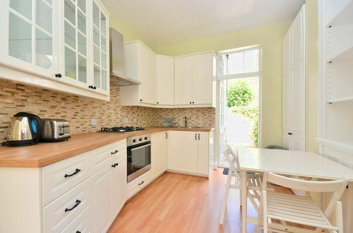 1 Bedroom Flat To Rent In Prothero Road, Fulham, London, SW6