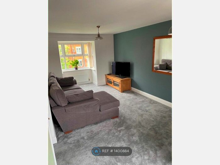 2 Bedroom Flat To Rent In Hazel Avenue, Walton Cardiff, Tewkesbury, GL20