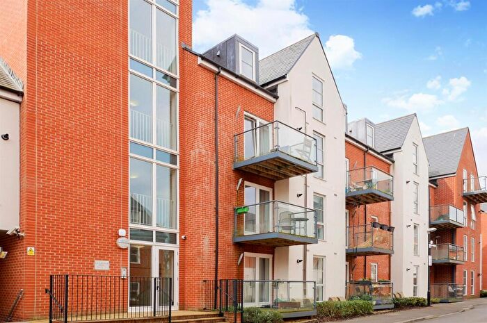 1 Bedroom Apartment For Sale In John Rennie Road, Chichester, PO19