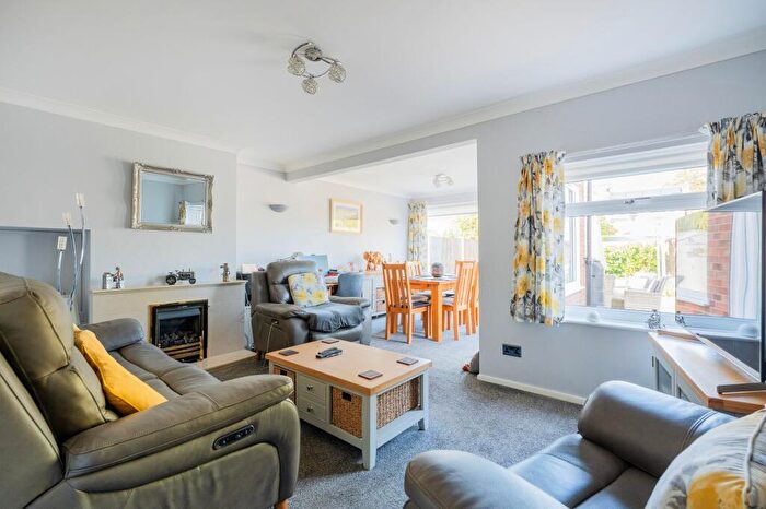 2 Bedroom Semi-Detached House For Sale In Brasenose Avenue, Gorleston, NR31