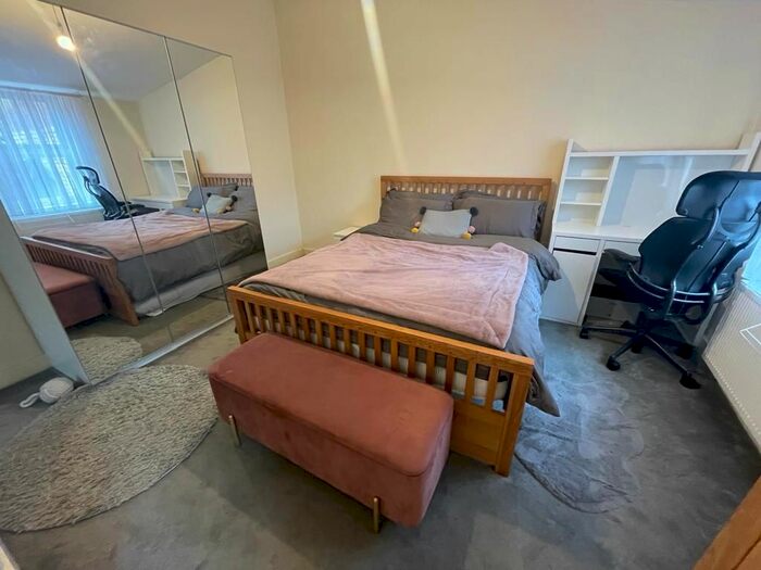 2 Bedroom Bungalow To Rent In Oakley Street, Mounts, Northampton, NN1