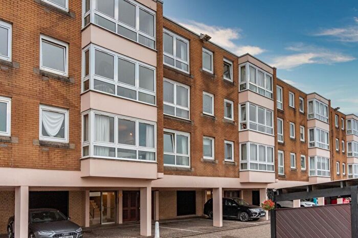 3 Bedroom Flat To Rent In Southbrae Drive, Jordanhill, Glasgow, G13