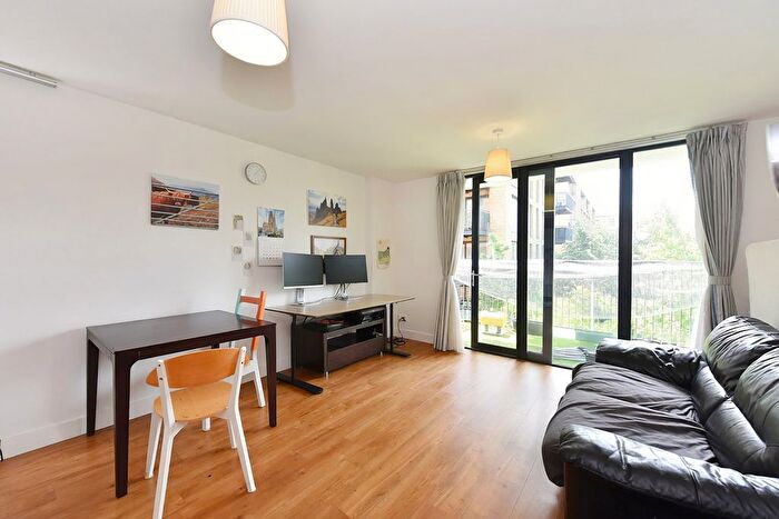 1 Bedroom Flat For Sale In Fairmont House, Surrey Quays Road, Canada Water, London, SE16