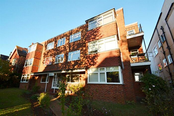 2 Bedroom Flat To Rent In Dyke Road, Brighton, East Sussex, BN1