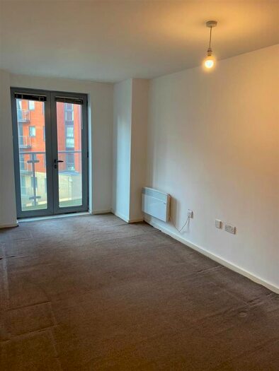 2 Bedroom Flat To Rent In Gotts Road, Leeds, LS12