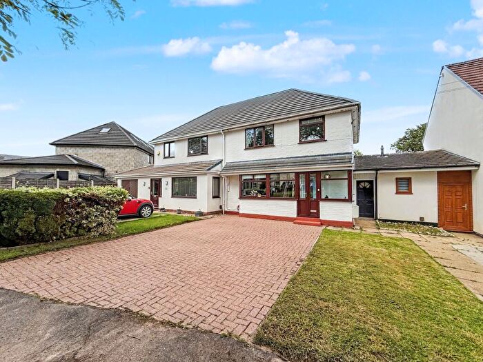 3 Bedroom Semi-Detached House For Sale In Tintern Avenue, Whitefield, M45