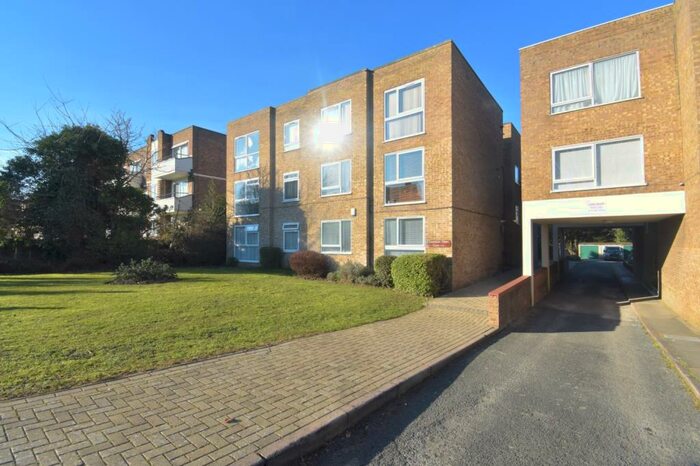 1 Bedroom Flat To Rent In The Park Sidcup, DA14