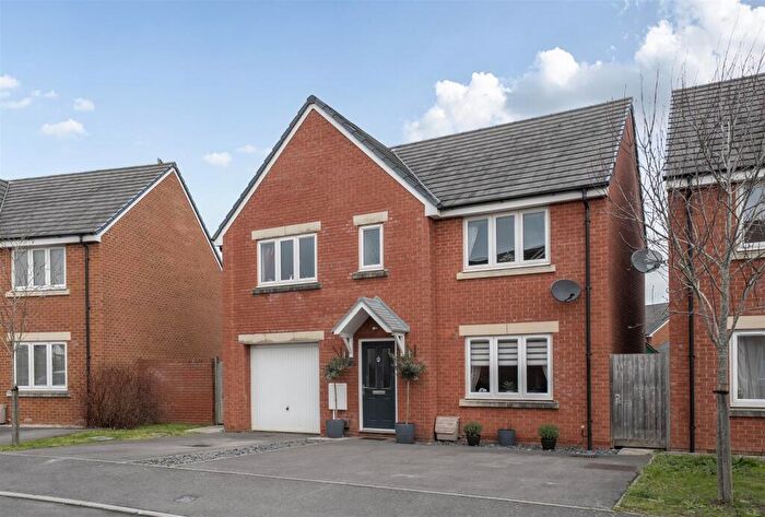 5 Bedroom Detached House For Sale In Mascroft Road, Trowbridge, BA14