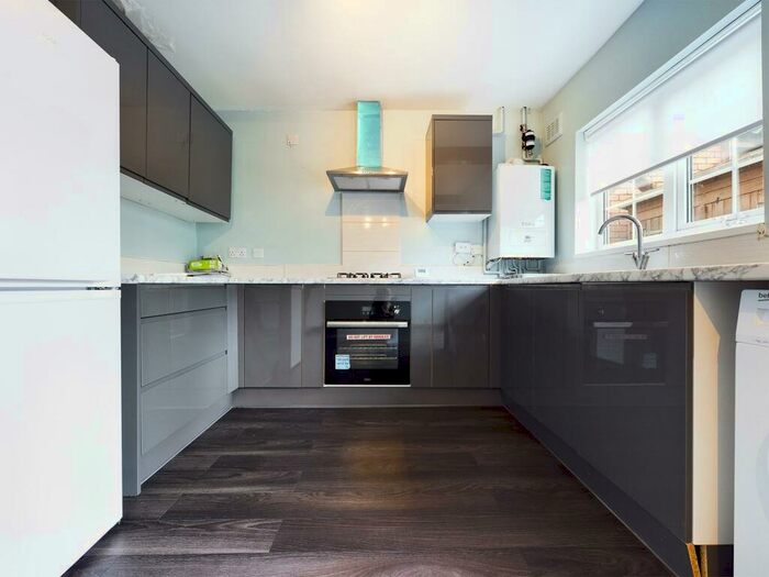 2 Bedroom End Of Terrace House To Rent In Saffron Lane, Leicester, LE2