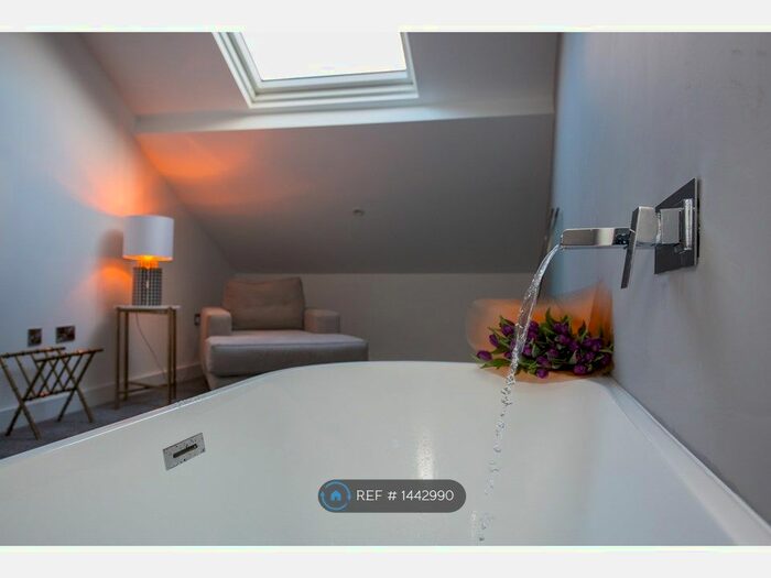 2 Bedroom Flat To Rent In Berkeley Court, Doncaster, DN1