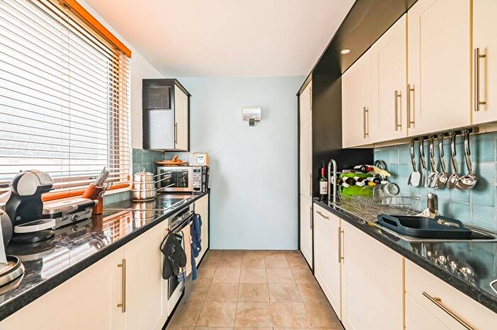 2 Bedroom Flat For Sale In New Wharf Road, , King's Cross, London, N1