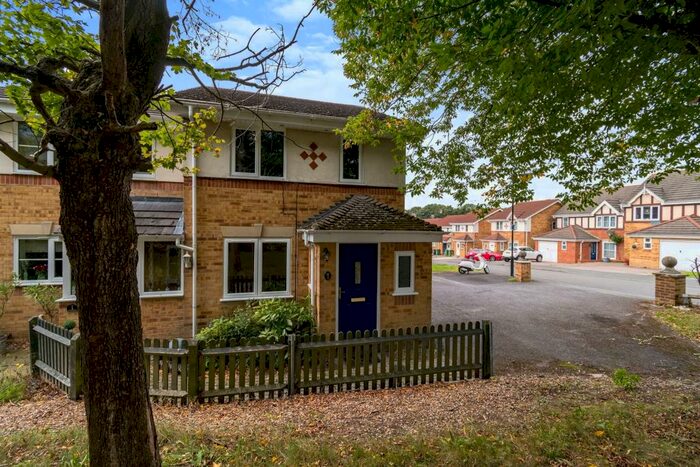 3 Bedroom Semi-Detached House To Rent In Jex-Blake Close, Southampton, SO16