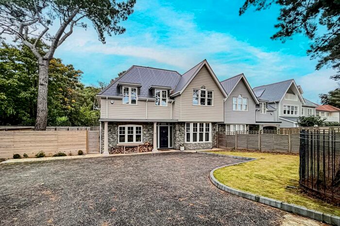 5 Bedroom Detached House To Rent In Canford Cliffs, BH13