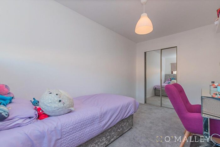 2 Bedroom Flat For Sale In Carpenters Wynd, Alloa, FK10
