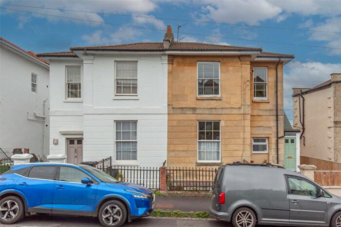 2 Bedroom Apartment For Sale In Sydenham Road, Cotham, Bristol, Somerset, BS6