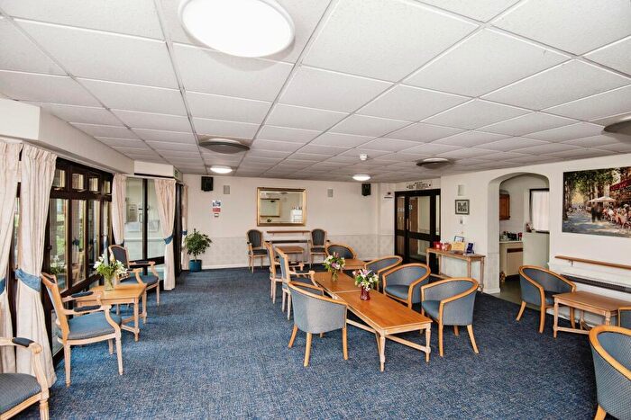 1 Bedroom Flat For Sale In Rochester Gate, High Street, Rochester, Kent, ME1
